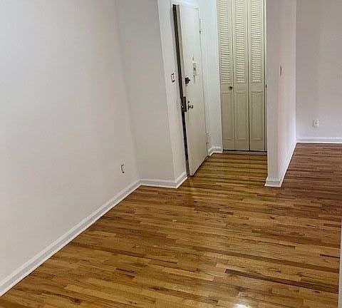 5th image of 6210 99th St APT 7D