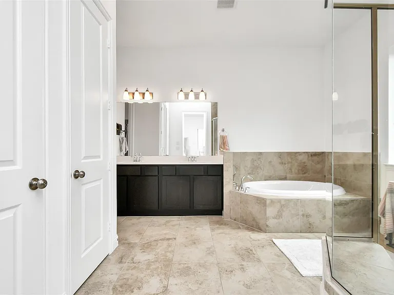 11012 Mikula Dr — Photo 22