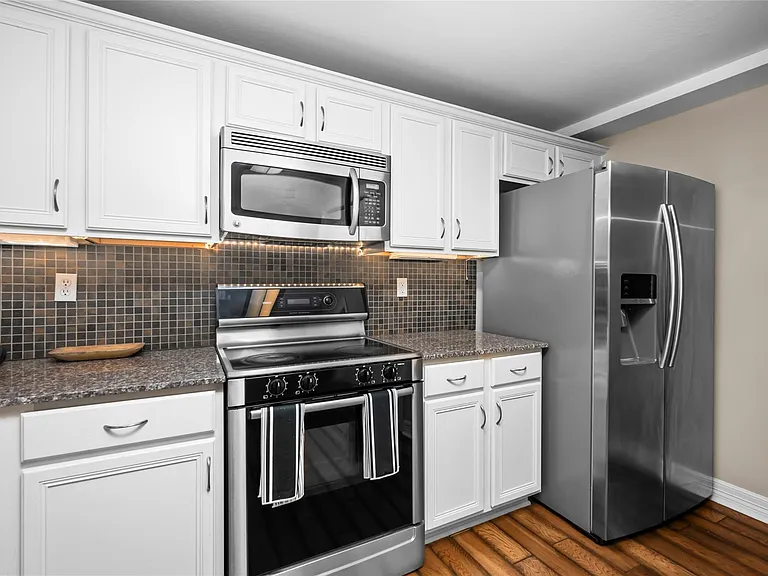 3501 Chenevert St #22 — Photo 7