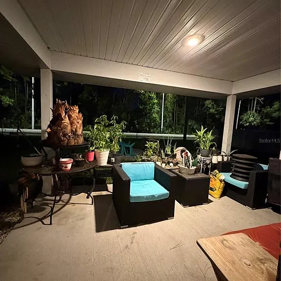 93 Royal Oak Dr — Photo 32