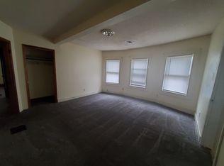 215 1/2 Virden St, Waterloo, IA 50701