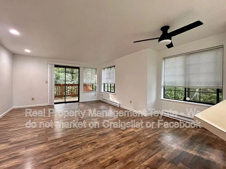 1338 Puget St #1 — Photo 2
