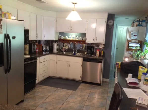 4618 Robinhood Dr, Pascagoula, MS 39581