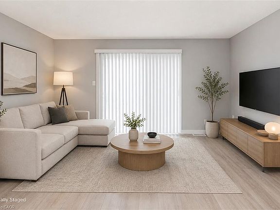 4th image of 20 Niagara St #4