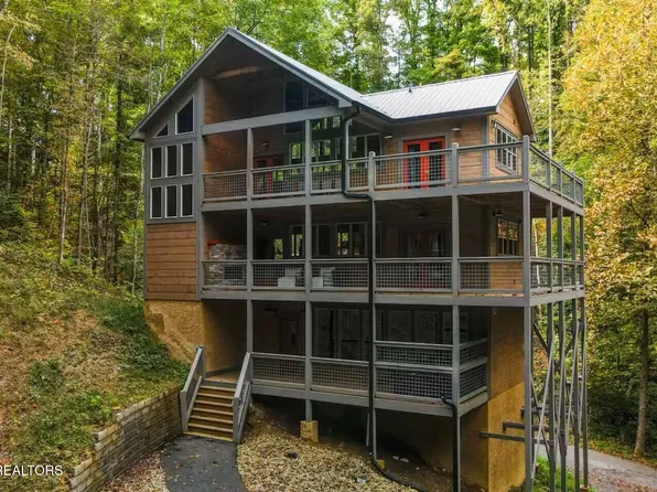 5175 Riversong Way, Sevierville, TN 37876