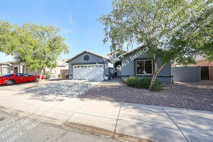 4 bed, 2.5 bath, 1835 sqft, $2,100 — Photo 3