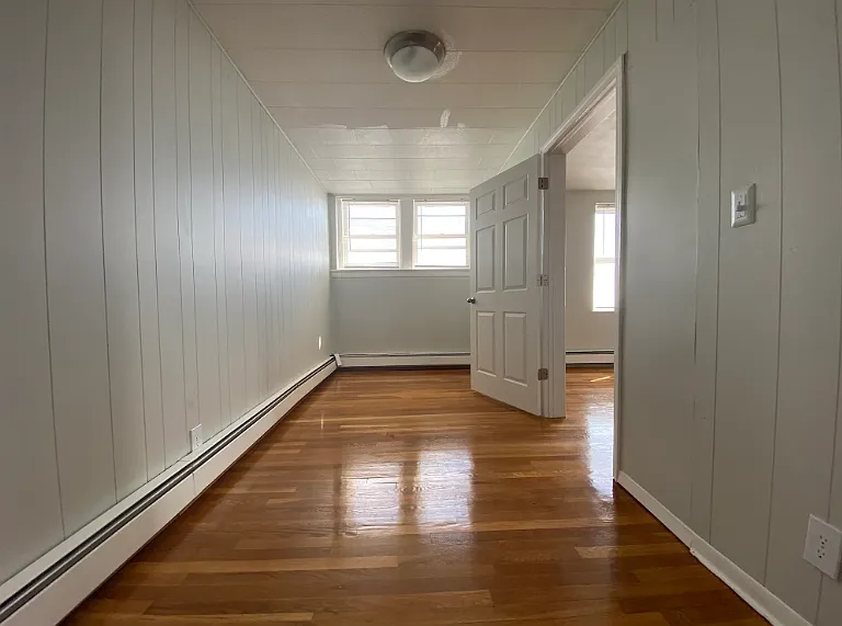 11 - 17 Beach Road Apartments — Photo 13