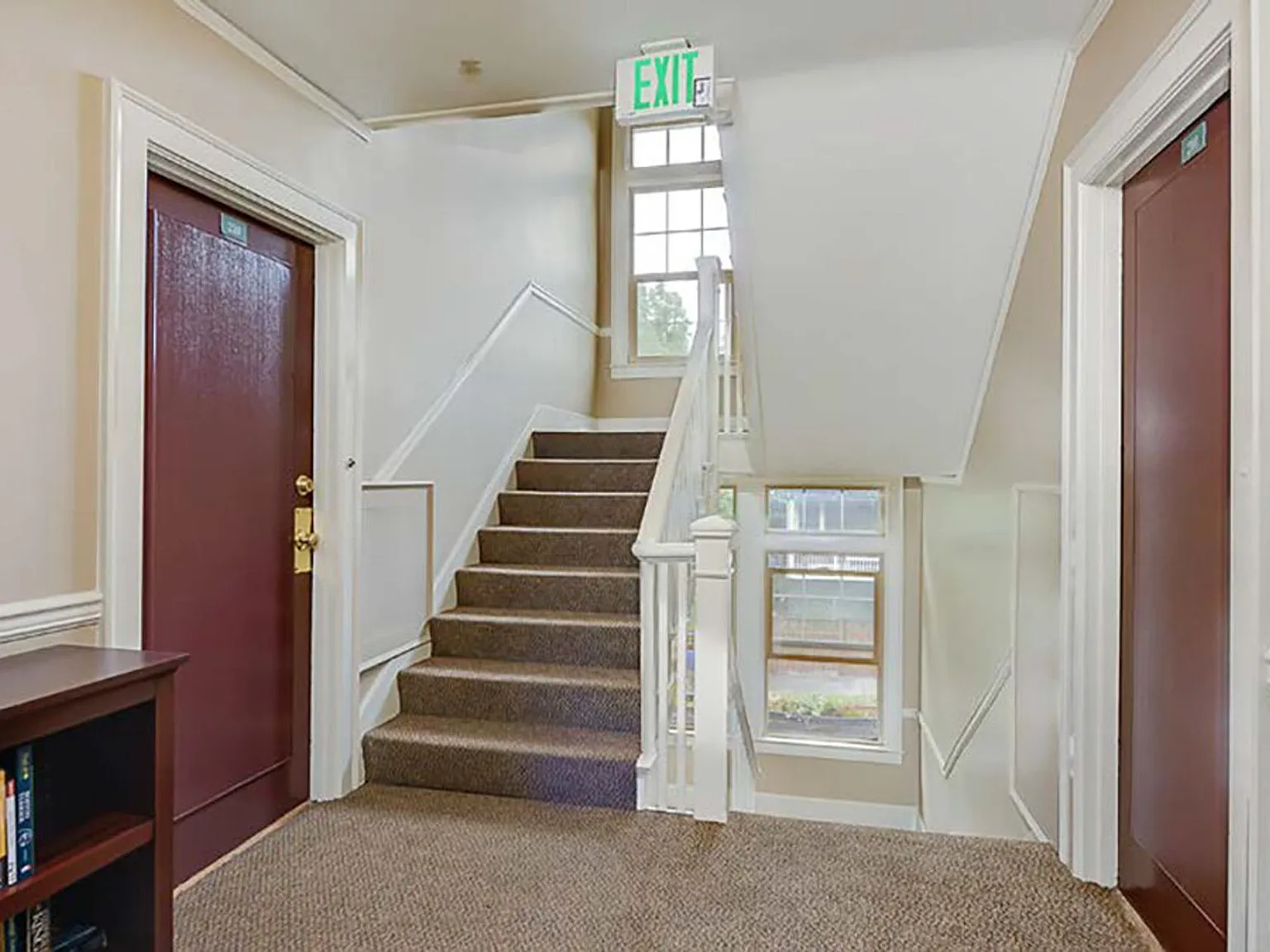 Swansonia Apartments — Photo 4