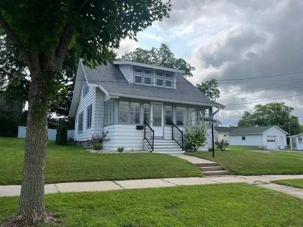 228 Elizabeth St, Baraboo, WI 53913