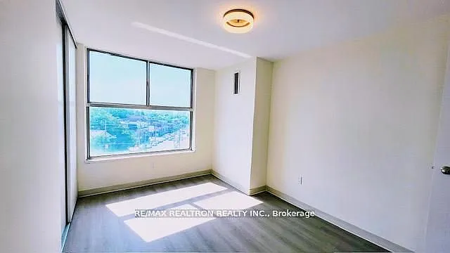 21 Vaughan Rd #1501 — Photo 4