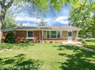 2967 Aurora St, Ann Arbor, MI 48105