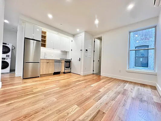 Rented by ERNY LLC | media 15