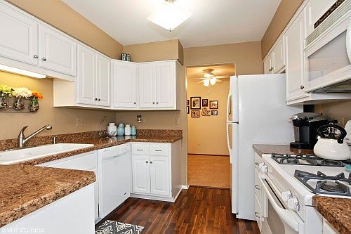 3rd image of 9143 Fairmont Ct