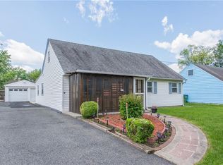 127 Idlewild Rd, Edison, NJ 08817