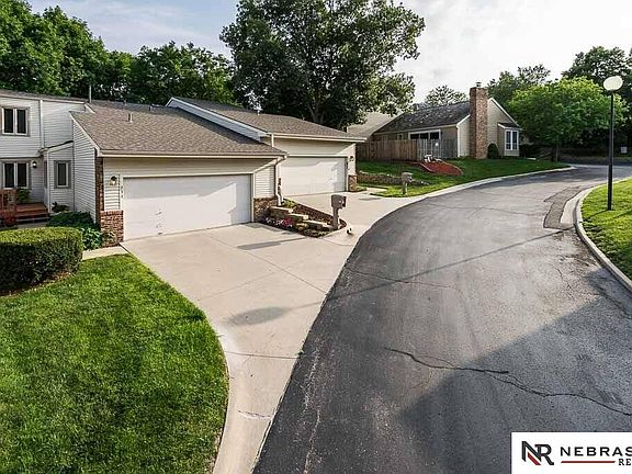 4th image of 733 N 129th Ct