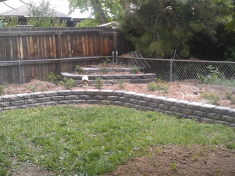 1325 Troy St — Photo 2