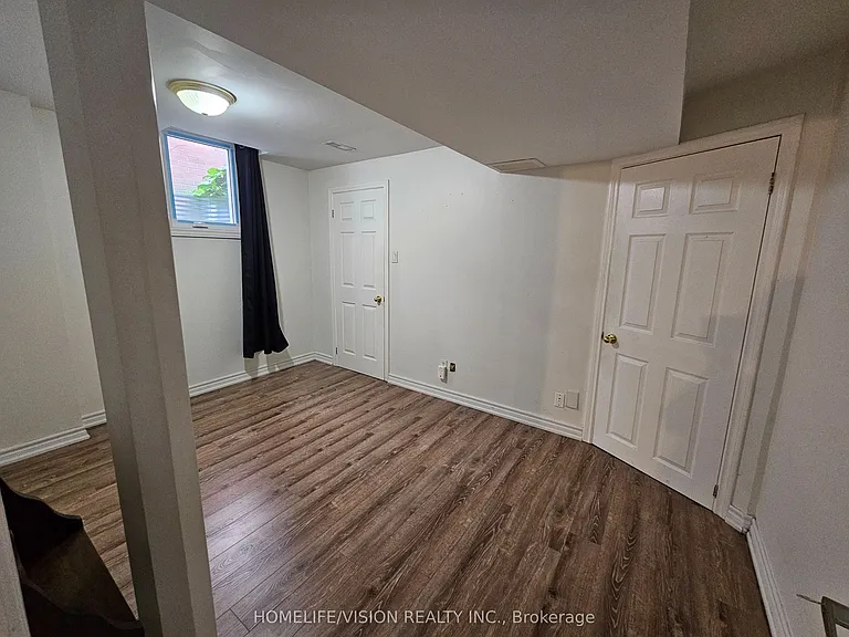 596 Skinner Ave #LOWER — Photo 3
