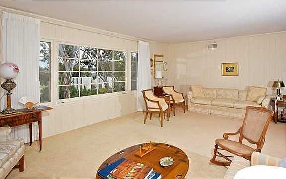 4th image of 8705 La Jolla Scenic Dr N