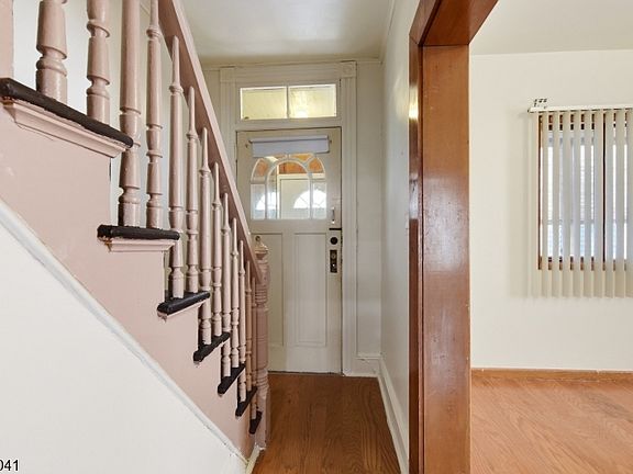 4th image of 47 Durant Ave