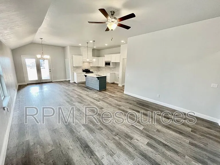 9100 Yassir Blvd — Photo 3