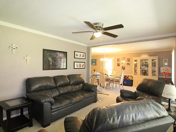5th image of 1023 Little Paradise Ln