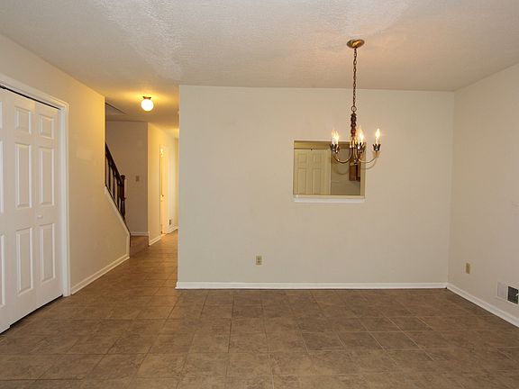 4th image of 54 Jonathan Dr #54
