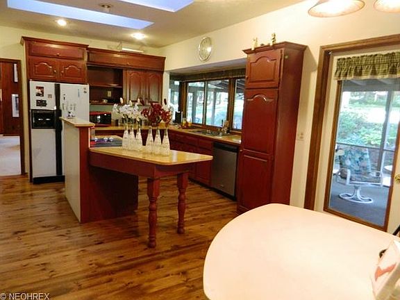 3rd image of 1551 Reta Cir