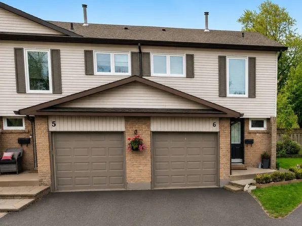 2411 Sovereign St Unit 6, Oakville, ON L6L 1M1