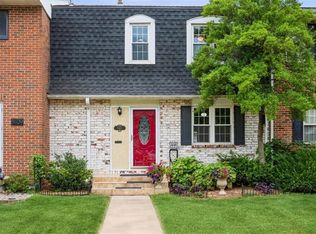 8411 Greenbrier Dr, Overland Park, KS 66212