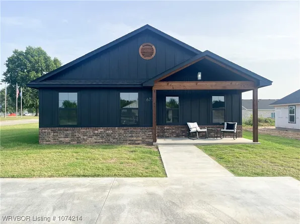 671 W Creek Ave, Sallisaw, OK 74955