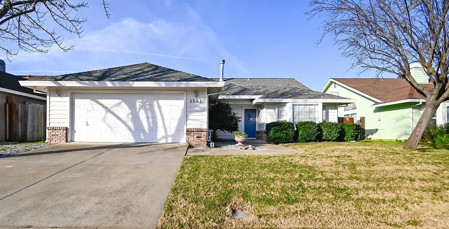 1361 Tradewind Dr photo 1