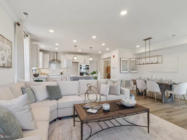 264 Harmony Ct #74B, Norristown, PA 19401