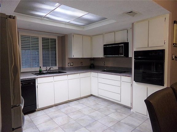 4th image of 3736 Dawn Dr