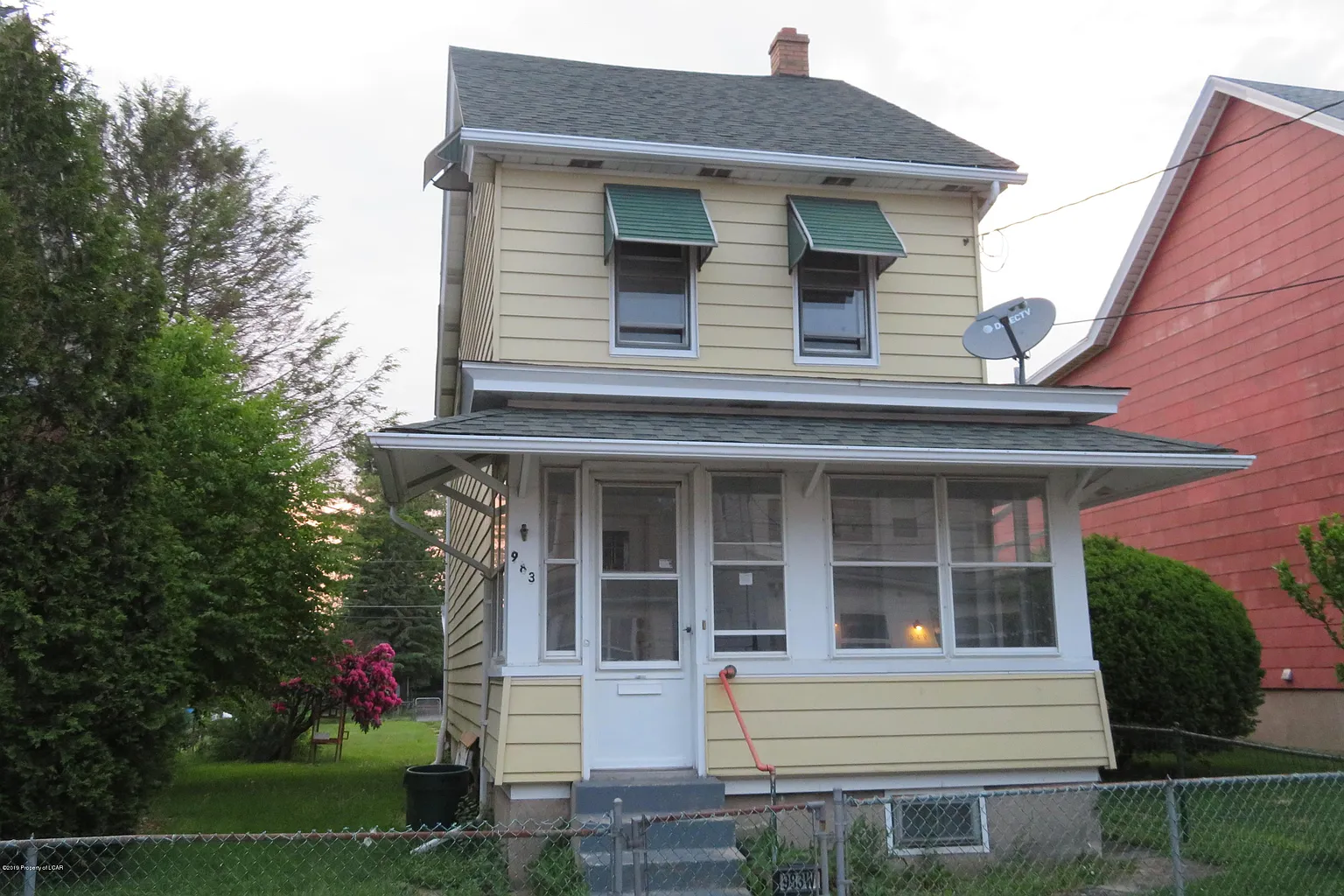 983 W 6th St photo 1