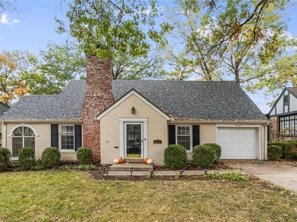 2711 W 51st Ter, Westwood, KS 66205