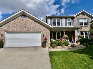 6 Blue Lake Ct, Bloomington, IL 61704