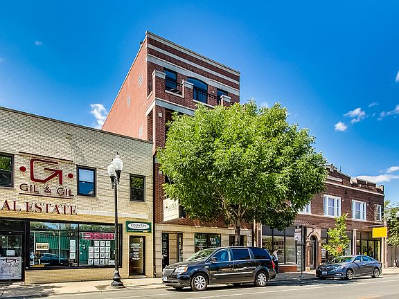 2nd image of 4308 N Lincoln Ave Unit 2