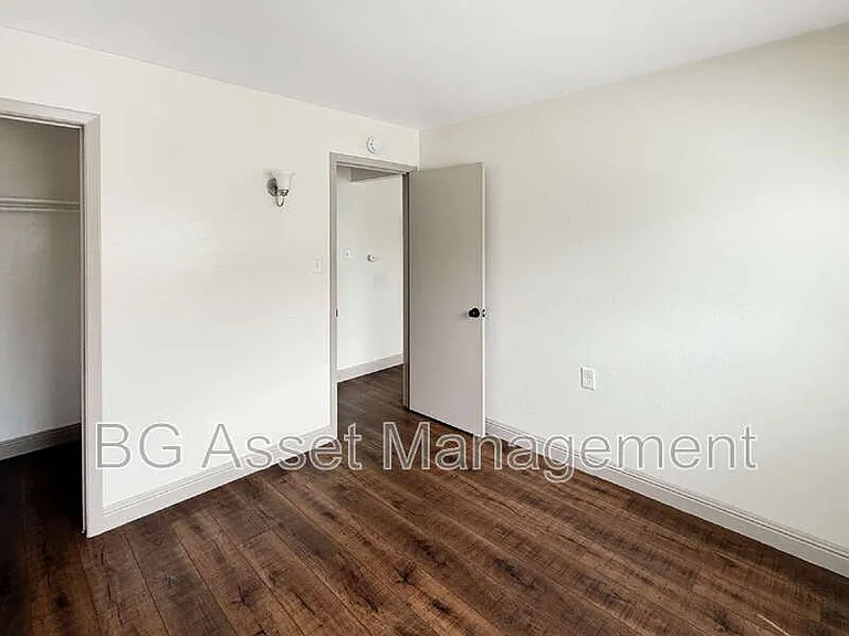 1865 Powell St #2 — Photo 8
