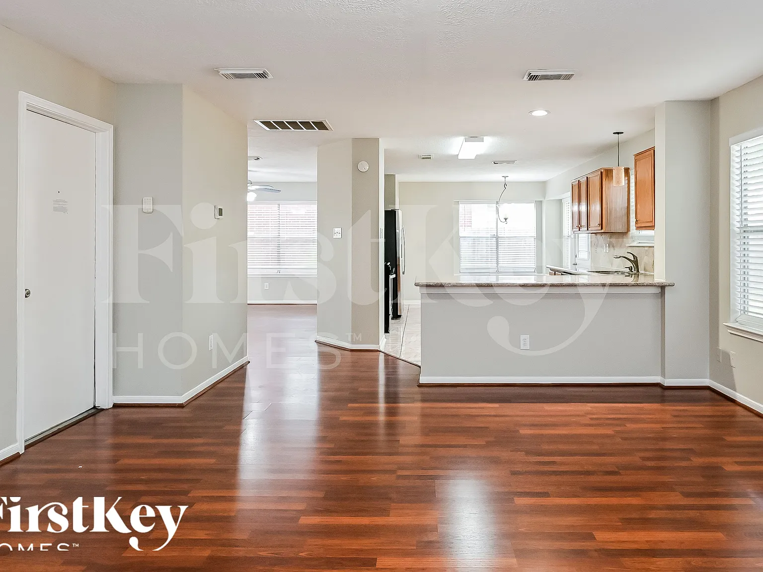 4 bed, 2.5 bath, 2341 sqft, $2,385 — Photo 3