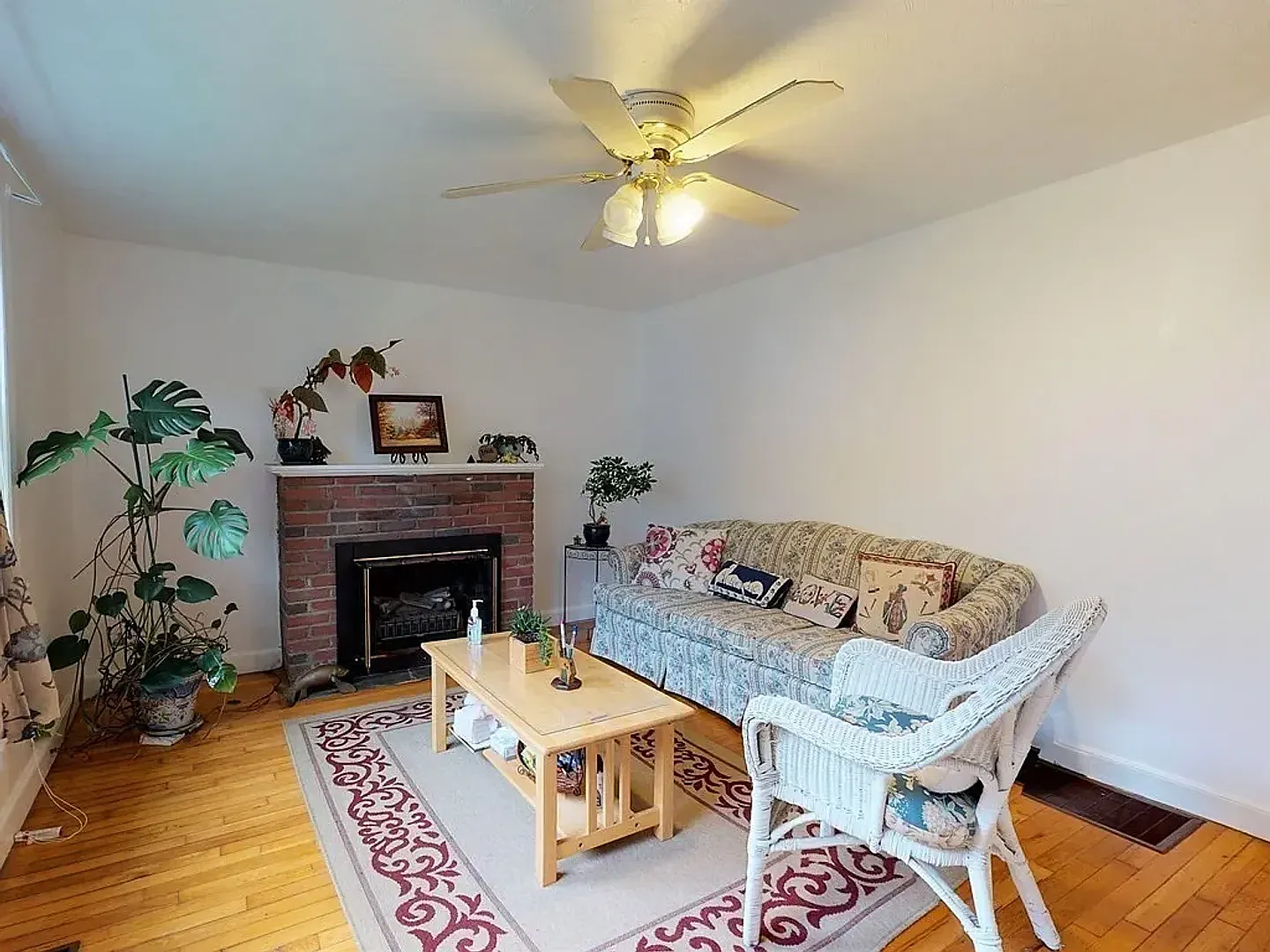 Check out this Awesome 5 bed 2 bath listing in Brighton! — Photo 2