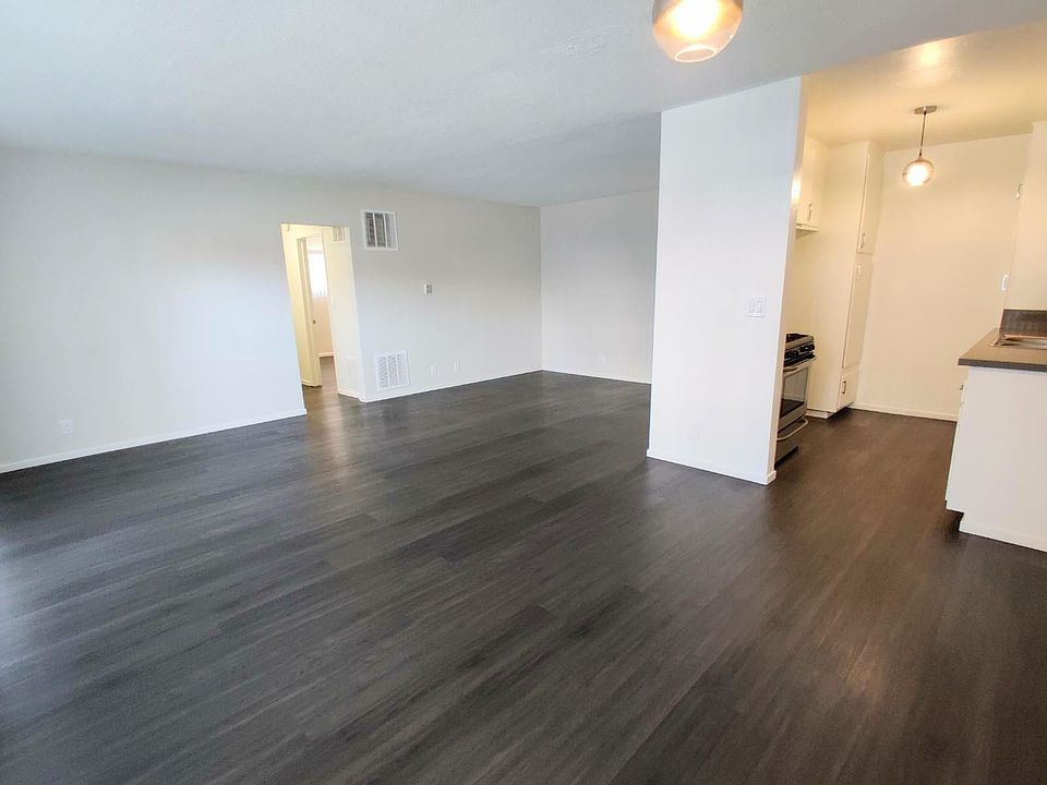 1st image of 11940 Burbank Blvd #2