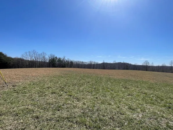 4 Clark Ln, Pikeville, TN 37367