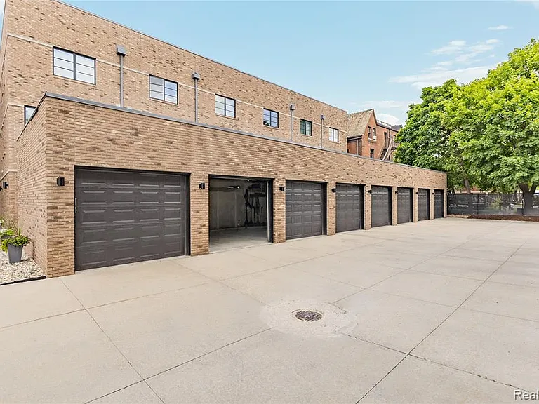 262 Mack Ave #1 — Photo 41