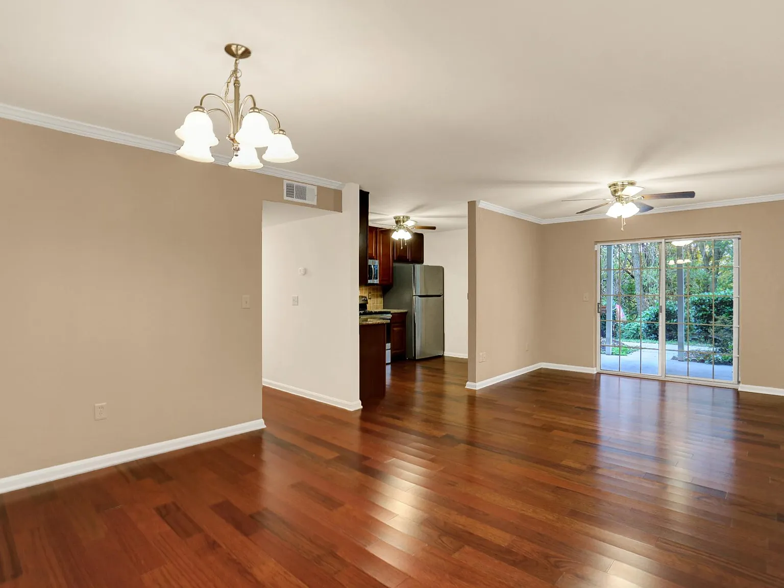 Country Walk Apartments — Photo 4