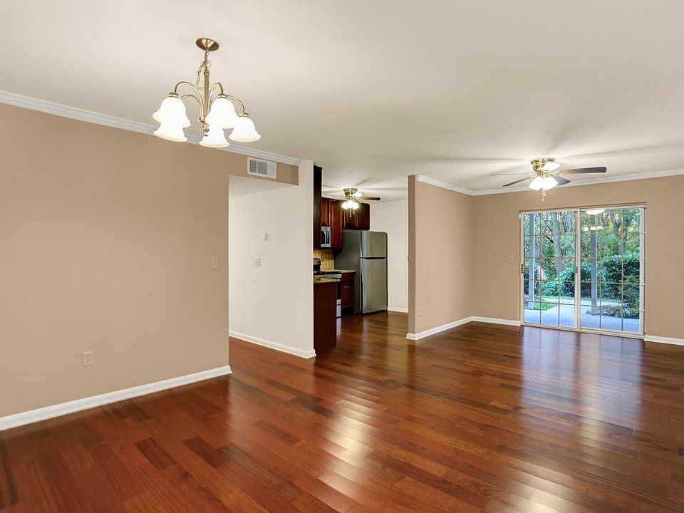 Living/dining room contemporary units