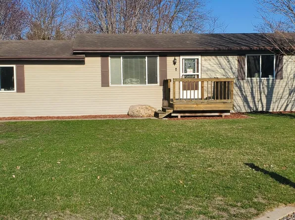 898 Maple Dr, Dresser, WI 54020
