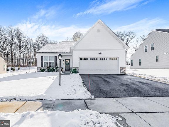 4th image of 102 Lilac Ct