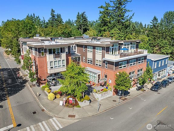 2nd image of 400 Winslow Way E #360