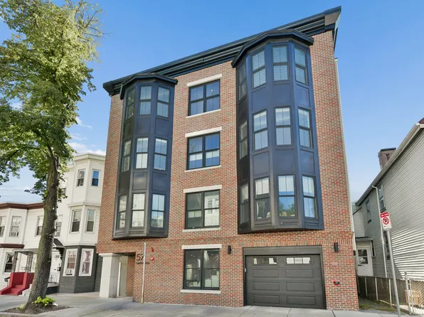 57 Saratoga St Unit 8, Boston, MA 02128