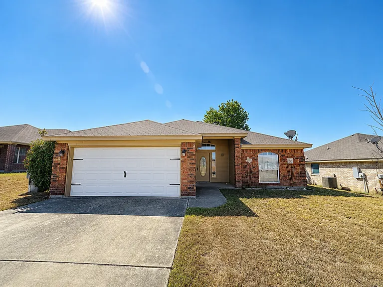 3806 Tatonka Dr — Photo 1